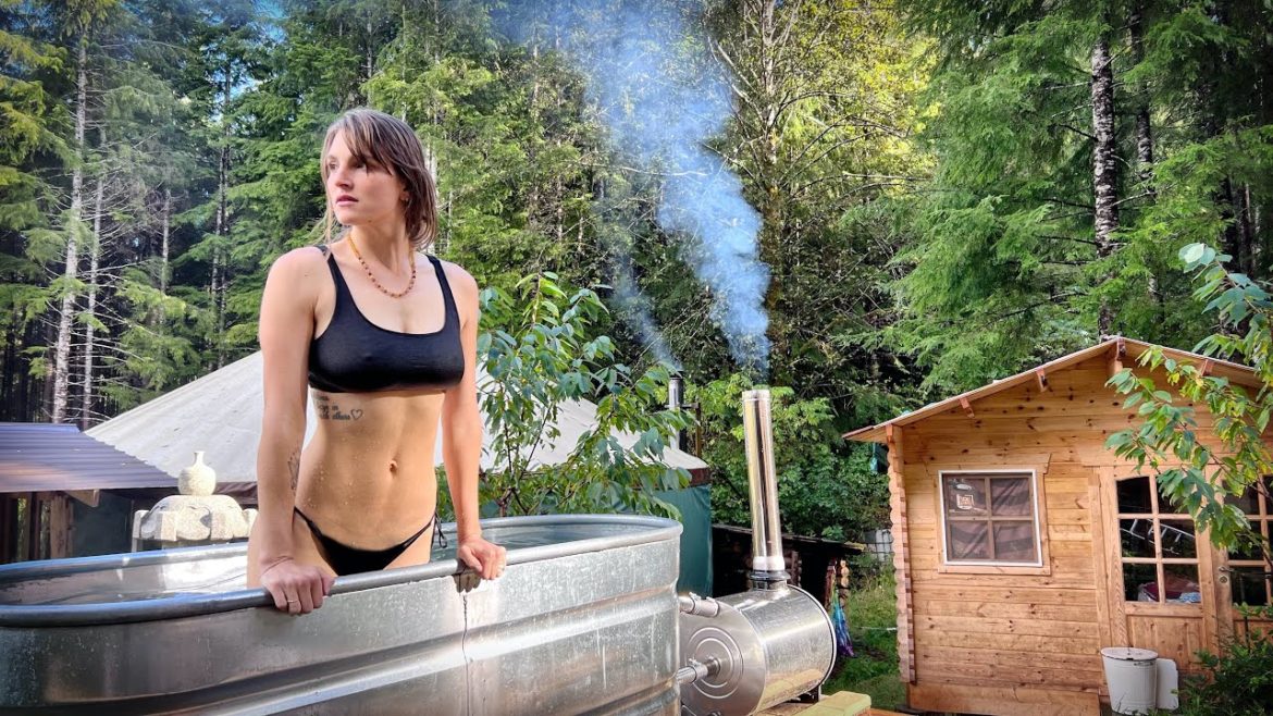 HOT SHOWER & WOOD FIRED HOT TUB w/ RAIN WATER | HUGE GARDEN HARVEST | OFF GRID BUSHCRAFT - Ep. 161