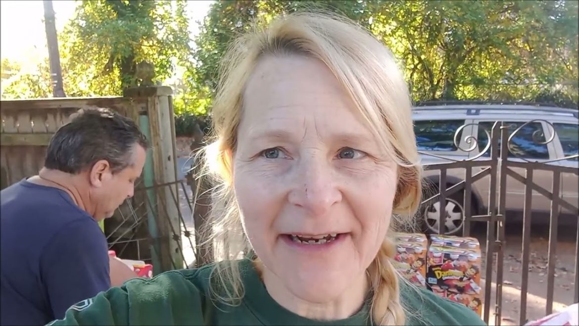 Free Food Couldn't Be Easier  ~ Dumpster Diving Like Shooting Fish in a Barrel!