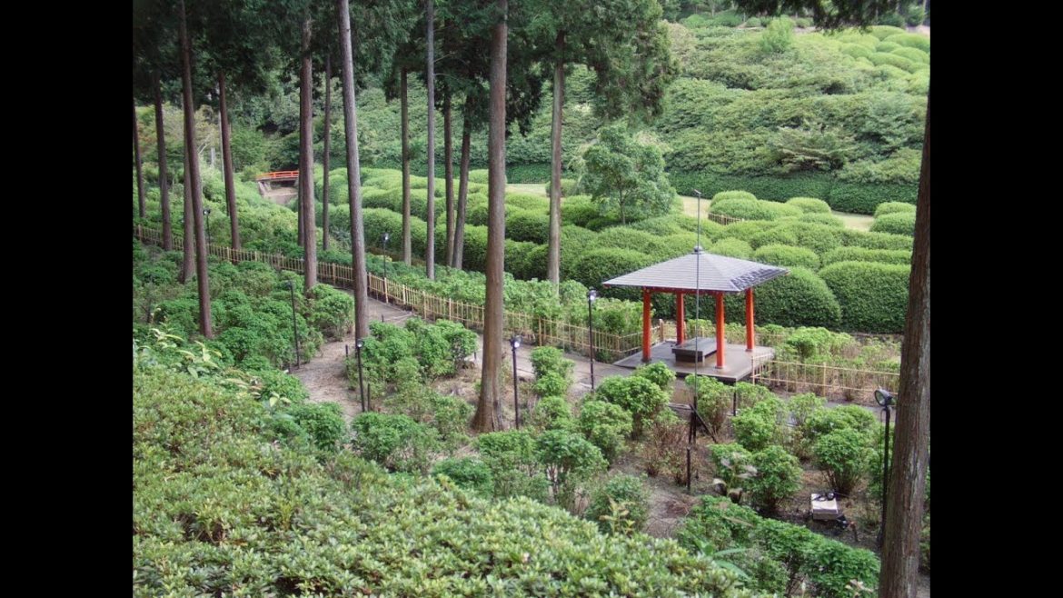 Zen Garden at Mimurotoji Temple, Uji City, Kyoto Prefecture Zen Garden at Mimurotoji Temple, Uji City, Kyoto Prefecture