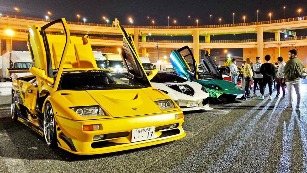 LAMBORGHINI DIABLO CRASHES JAPANESE CAR MEET!