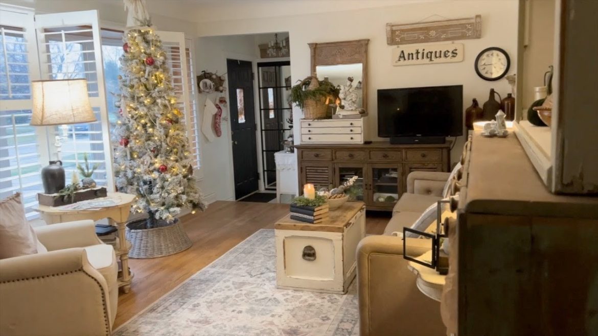 Vintage Christmas Tour : Tour this Home to Learn How to Decorate your Christmas Home like a Pro! Vintage Christmas Tour : Tour this Home to Learn How to Decorate your Christmas Home like a Pro!