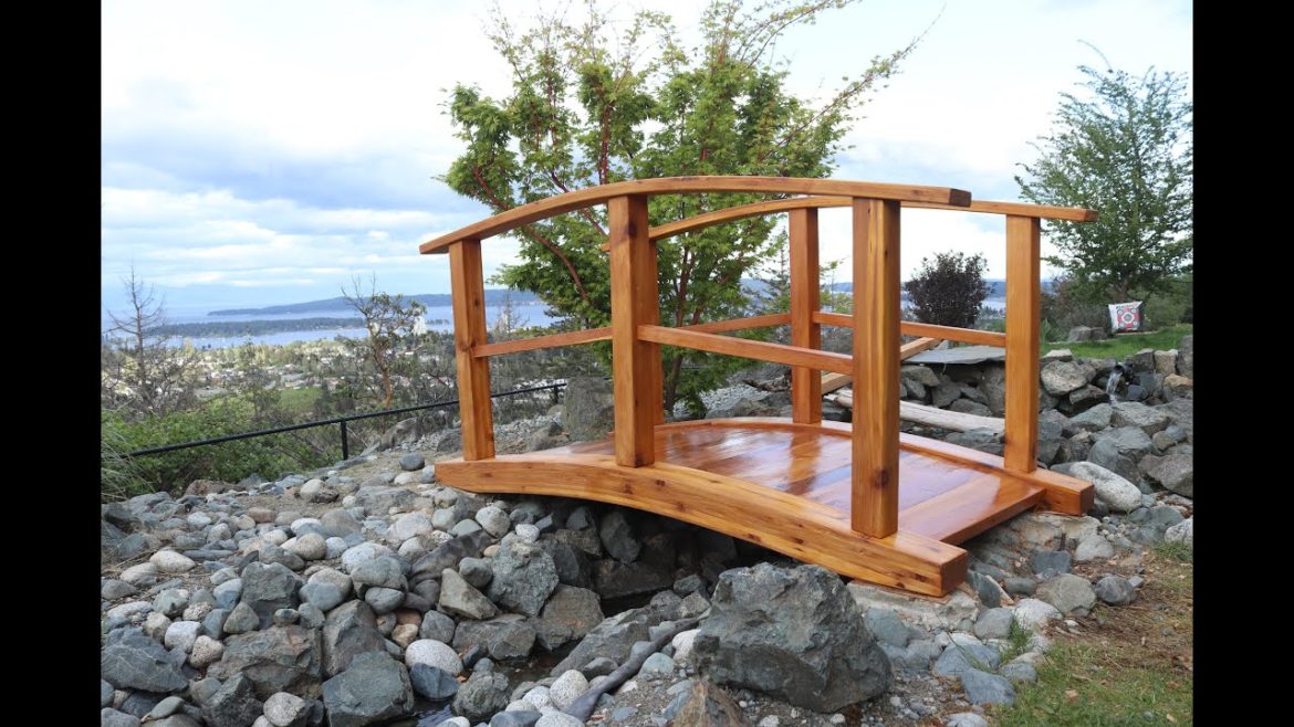 Backyard Garden Bridge - diy