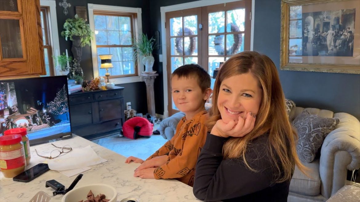 Garden Answer: Baking Treats & Making a Flower Arrangement for the Garden Center Holiday Open House! ๐๐ช๐
Baking Treats & Making a Flower Arrangement for the Garden Center Holiday Open House! ๐๐ช๐