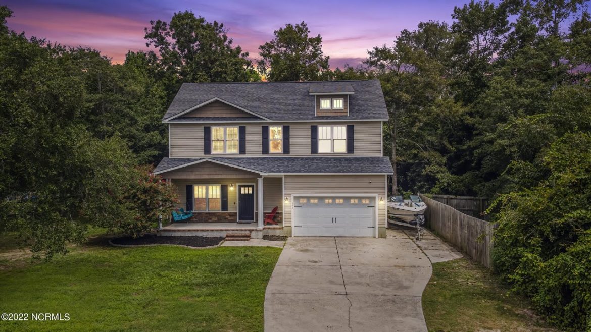 Home For Sale: 245 Chadwick Acres Road, Sneads Ferry, NC 28460 | CENTURY 21 Home For Sale: 245 Chadwick Acres Road, Sneads Ferry, NC 28460 | CENTURY 21