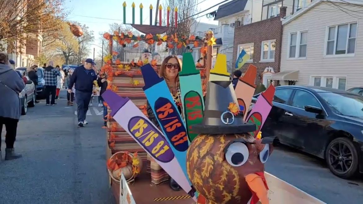 Thanksgiving Day Parade 2022 PS 87 Middle Village Queens NY Thanksgiving Day Parade 2022 PS 87 Middle Village Queens NY