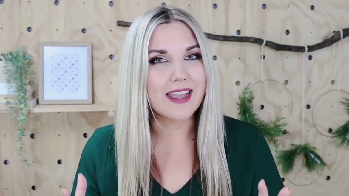 I saved SO much money on my Christmas Decor with these DIY Projects!