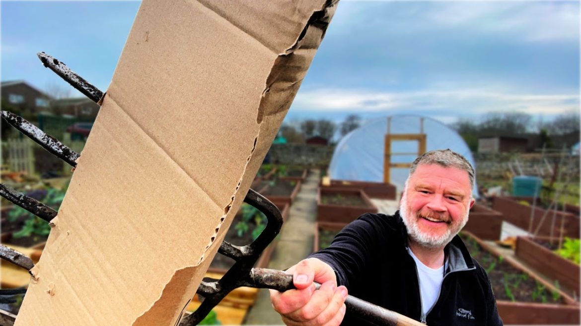 Make Your Own Compost Amazing - very cheap hack