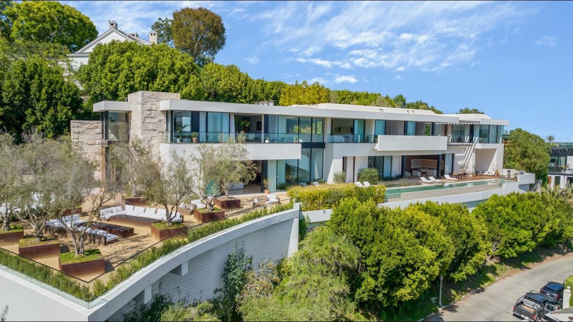This $58 Million 15,000 SF Mansion in Los Angeles boasts world class design and spectacular views This $58 Million 15,000 SF Mansion in Los Angeles boasts world class design and spectacular views