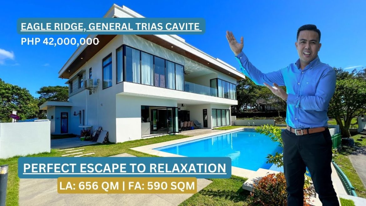 Golfers Perfect Escape to Relaxation, Expansive Open Lay Out in a Fairway Lot House | #HouseTour 5