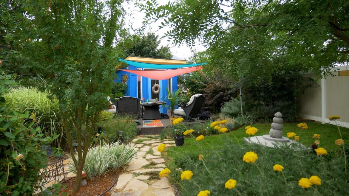 A Waterwise Garden That Brings Nature to the Backyard A Waterwise Garden That Brings Nature to the Backyard
