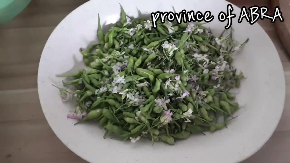 Wild radish pods ensalada