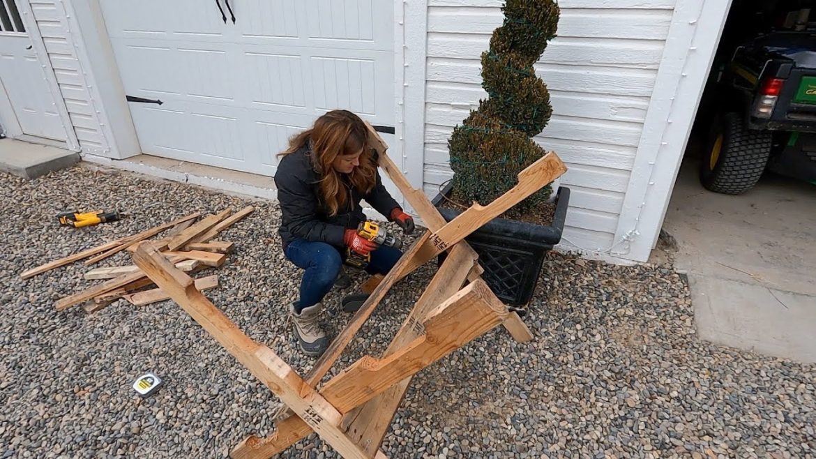 Garden Answer: Decorating the Stage at Our Church for Christmas! ✨✨✨ // Garden Answer Decorating the Stage at Our Church for Christmas! ✨✨✨ // Garden Answer