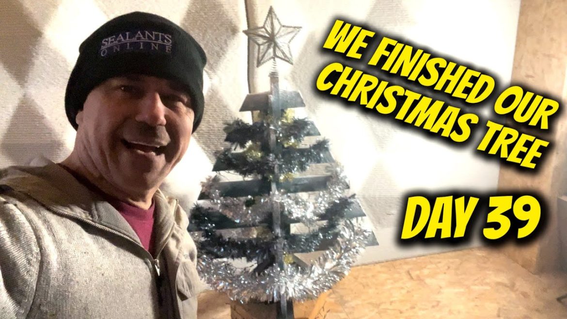 DAY 39: WE FINISHED OUR PALLET WOOD CHRISTMAS TREE!