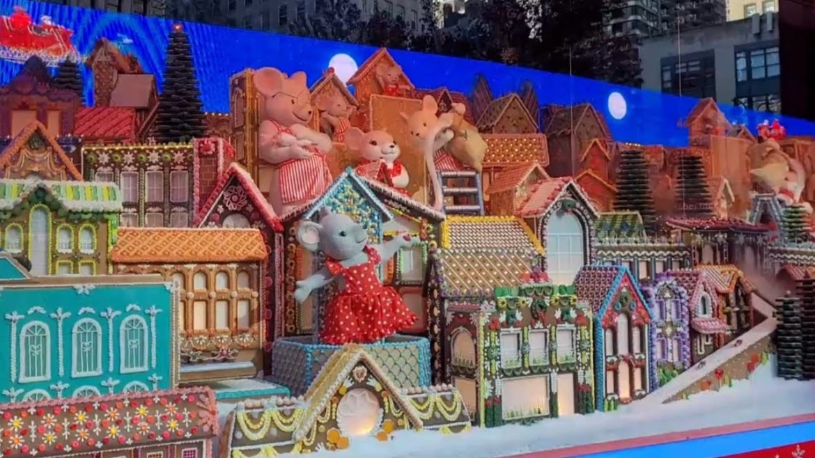 Macy's Christmas Windows Display 2022 Herald Square Manhattan NYC