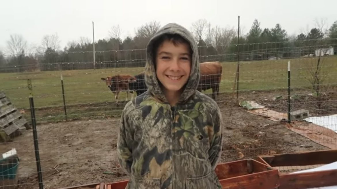 HOMESTEAD LIVING VIDEO #10 (Dec. 2020) / We're Upping Our Garden Game HOMESTEAD LIVING VIDEO #10 (Dec. 2020) / We're Upping Our Garden Game