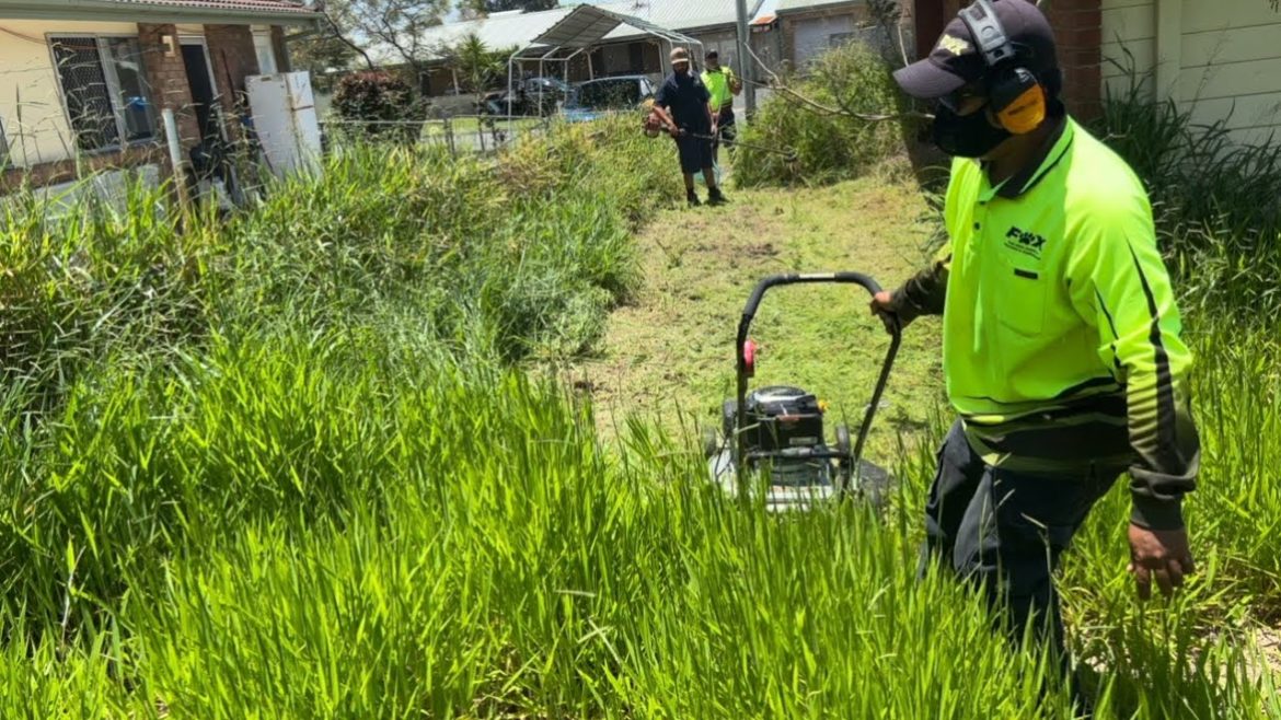 Yard Neglected Due To Health Condition | FREE MOWING – Satisfying Outcome | Slasher Team Yard Neglected Due To Health Condition | FREE MOWING - Satisfying Outcome | Slasher Team