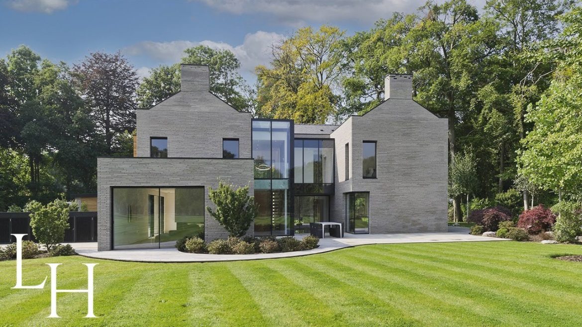 Inside a £7,650,000 Modern Home in Buckinghamshire, UK (Ferrari Showroom, Outdoor Pool, Cinema) ✨ Inside a £7,650,000 Modern Home in Buckinghamshire, UK (Ferrari Showroom, Outdoor Pool, Cinema) ✨