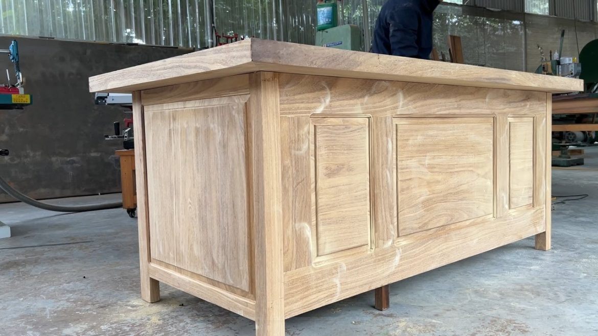 Best Natural Wood Crafts Ideas // Build A Desk For The Director's Room Best Natural Wood Crafts Ideas // Build A Desk For The Director's Room