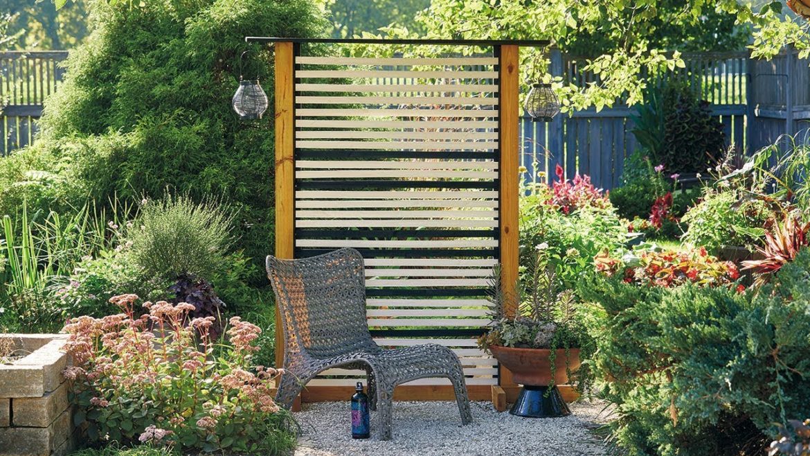 DIY Privacy Screen | Backyard Wooden Fence | Garden Gate Magazin