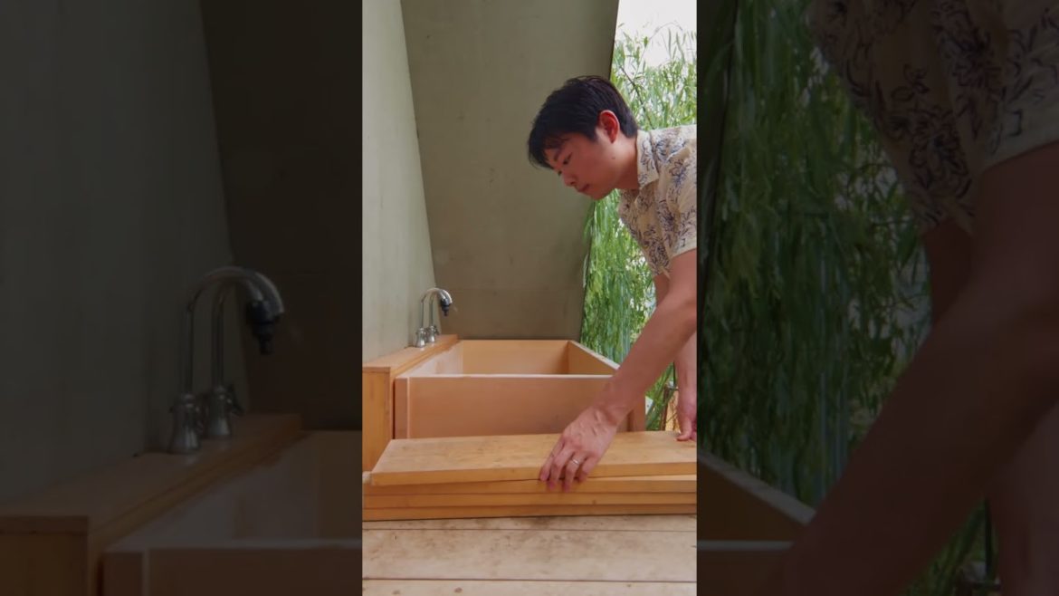 Flagpole Shaped Tiny House in Tokyo Flagpole Shaped Tiny House in Tokyo