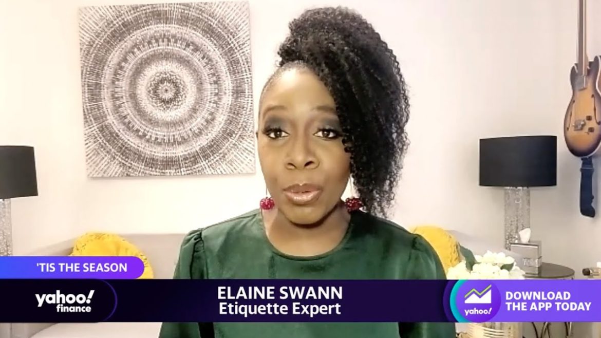 How much should you tip workers during the holidays? Expert explains.