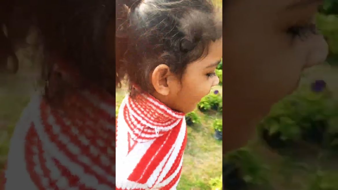 cute baby ne flower Liye #shorts #viral #trending # viralshorts