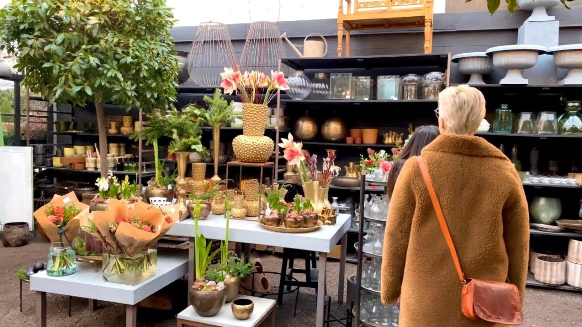 Christmas shopping in the Slottsträdgården Ulriksdal/ Tree decorations/ Home interior/ Swedish life