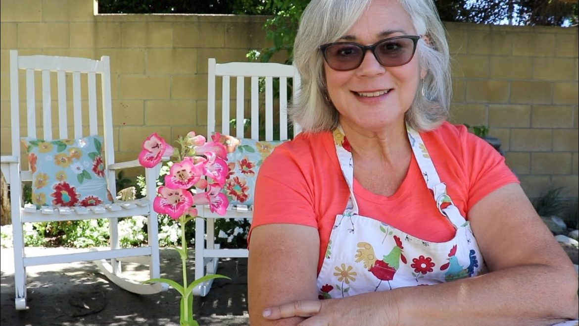 Potting up a Colorful Container | Garden Clean Up | Cottage Garden