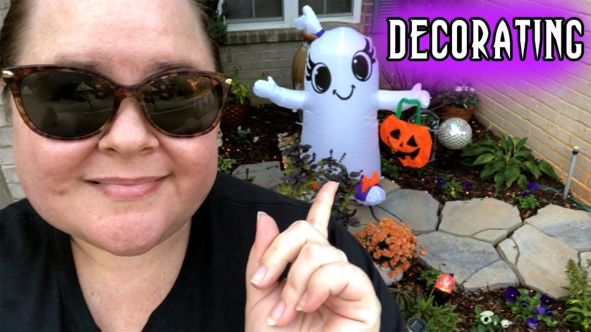 Decorating My Front Yard for Halloween