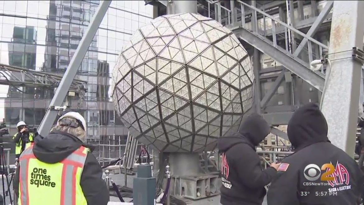 Preparations underway for New Year's Eve ball drop in Times Square