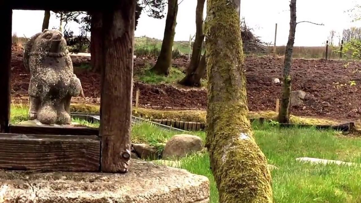 Cowden Japanese Garden in Scotland, stone placement by master landscaper Masao Fukuhara