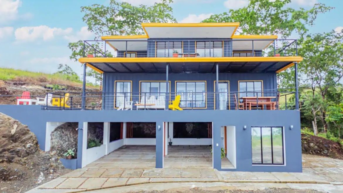 Stunning Shipping Container House on the beach Stunning Shipping Container House on the beach