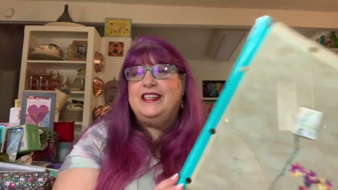 FlossTube #175 - I have lots of project, lots of plans and interesting kitty info today