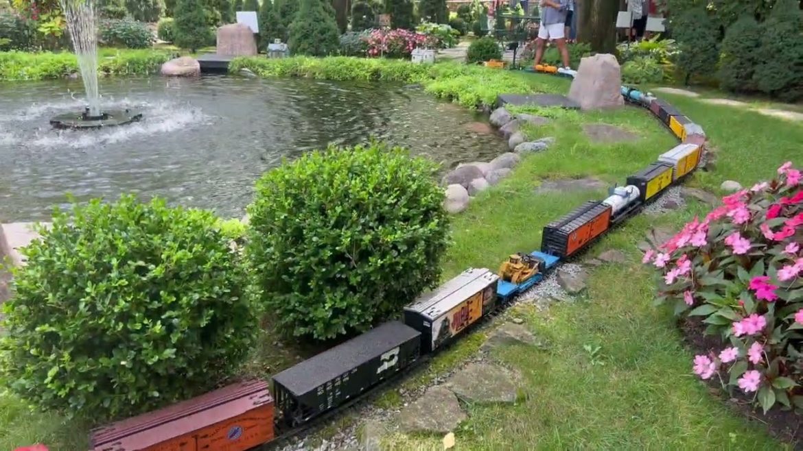 Amazing Backyard Garden Railroad