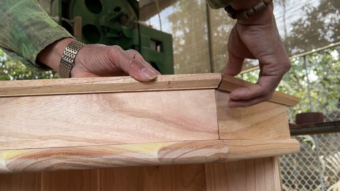 Home Wine Room Design & Organization Ideas / Build A Corner Wine Cabinet For The Living Room