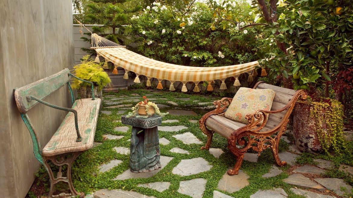 Garden and backyard ideas: hammocks (outdoor garden furniture) Garden and backyard ideas: hammocks (outdoor garden furniture)