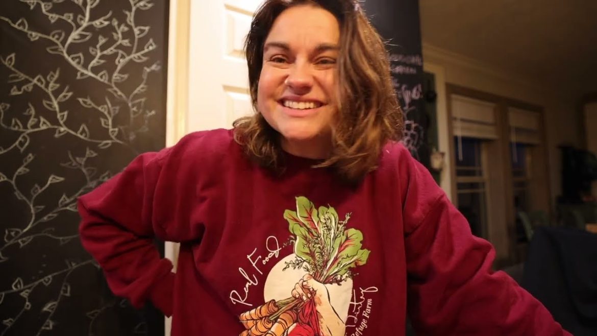 Roots and Refuge Farm: A Little Like Spring | VLOG A Little Like Spring | VLOG