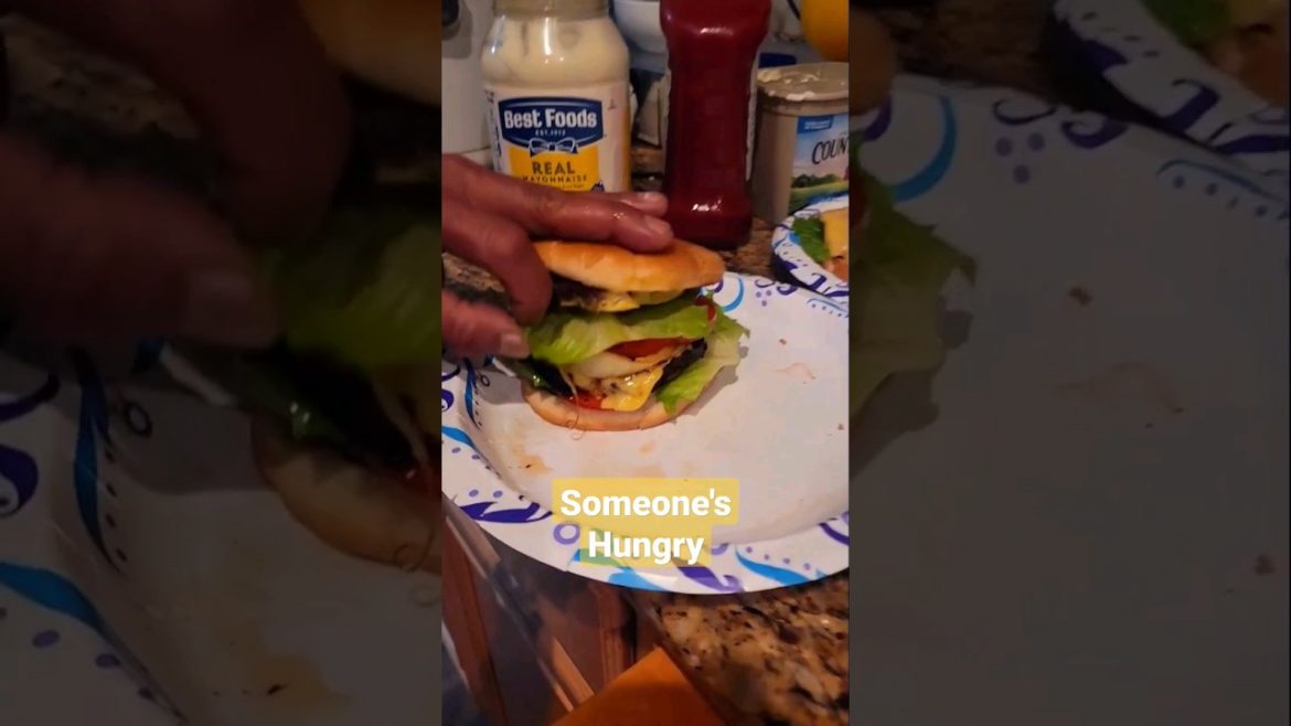 🔴🍔OMG I never had such Yummy Burger Like Cooked at Home🍔Someone's Hungry #viral #shorts #shortsfeed 🔴🍔OMG I never had such Yummy Burger Like Cooked at Home🍔Someone's Hungry #viral #shorts #shortsfeed