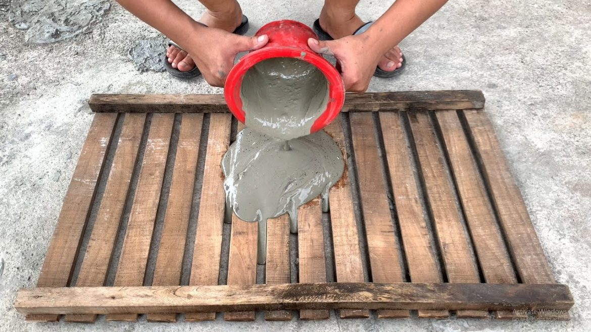 Fantastic Garden Design - Pallet Wooden Pots and Ceramic Tile Coffee Table