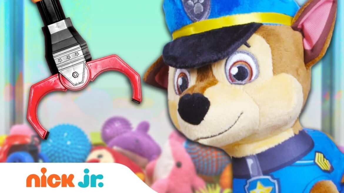 Claw Machine Surprise! #13 w/ Baby Shark, PAW Patrol & Blaze and the Monster Machines | Nick Jr.