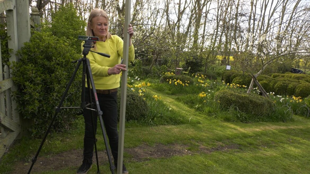 Design Course Part 1: HOW TO SURVEY YOUR GARDEN Design Course Part 1: HOW TO SURVEY YOUR GARDEN