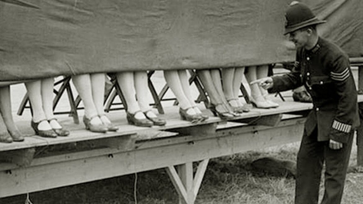 Top 10 Unsettling Photos From History You’ve Never Seen Before