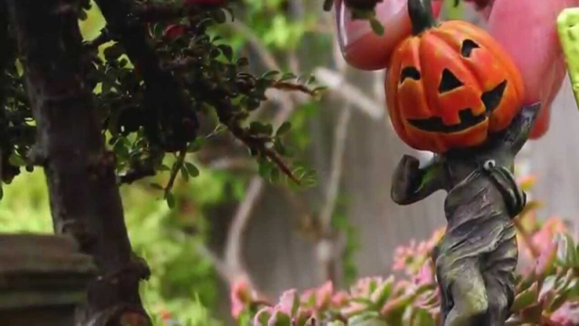 Miniature Garden Ideas for Halloween Miniature Garden Ideas for Halloween