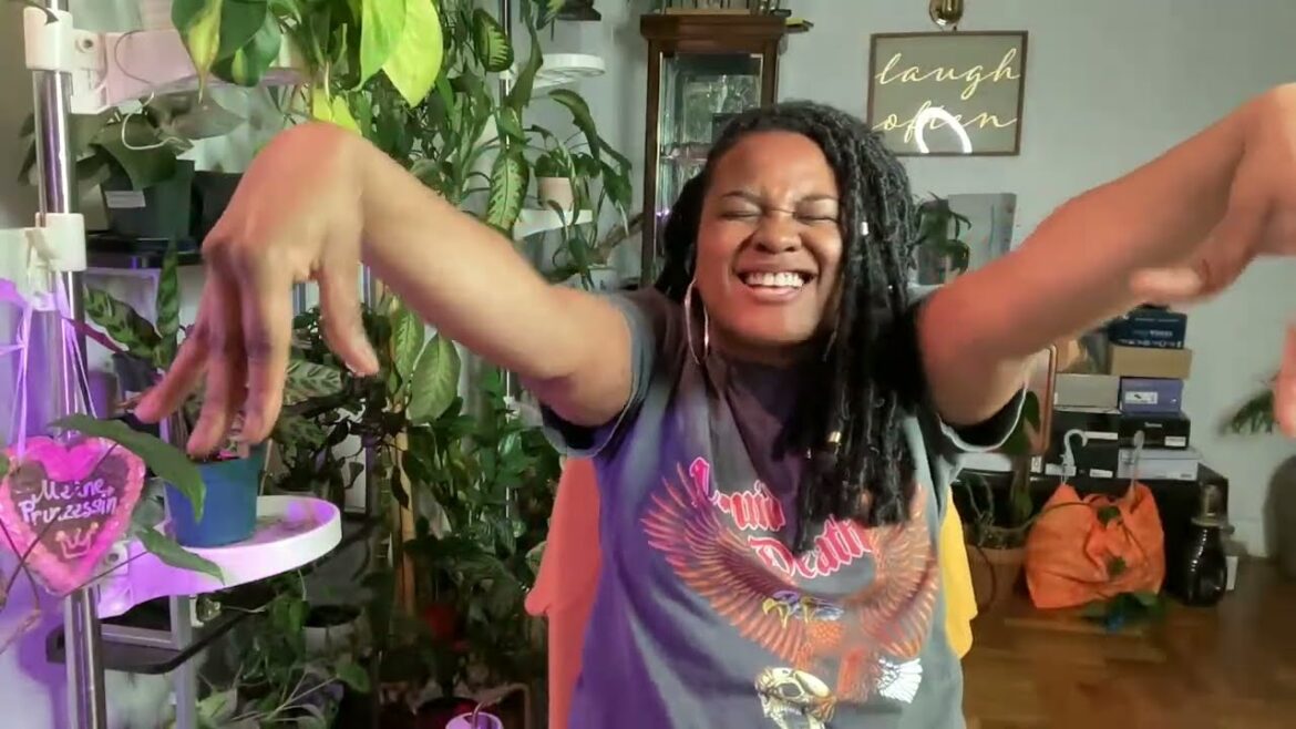 Plant Supply Haul | Hoyas are BLOOMING Plant Supply Haul | Hoyas are BLOOMING