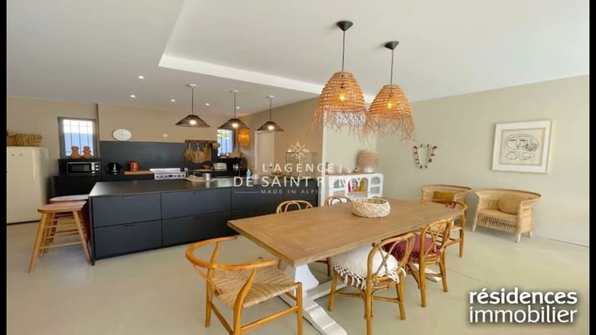 MAILLANE – MAISON A VENDRE – 950 000 € – 180 m² – 6 pièce(s) MAILLANE - MAISON A VENDRE - 950 000 € - 180 m² - 6 pièce(s)