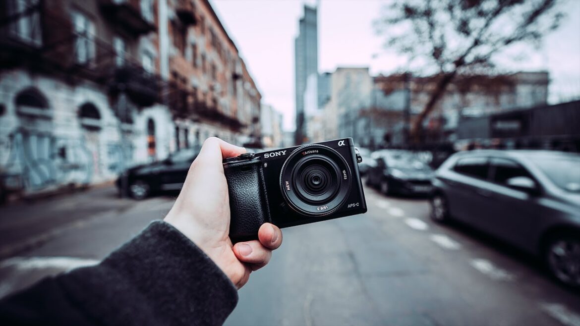 Cheap Lens POV Street Photography w/ 7Artisans 18mm F6.3 II Cheap Lens POV Street Photography w/ 7Artisans 18mm F6.3 II