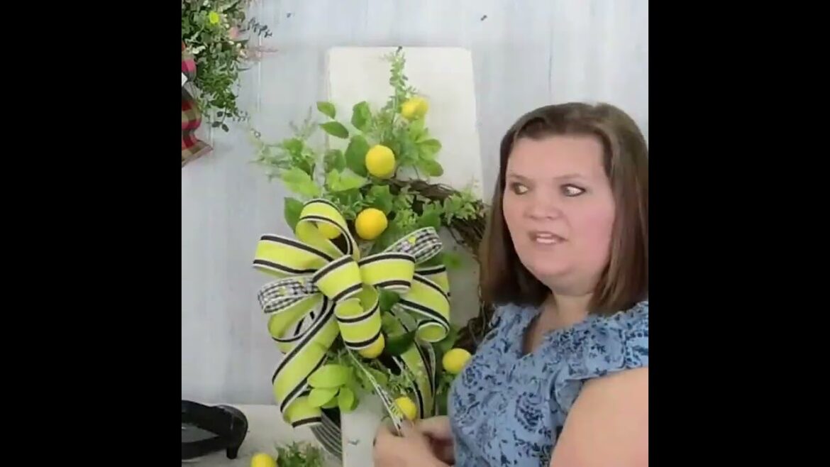 Easy Lemon Wreath for an easy wreath for your front door Easy Lemon Wreath for an easy wreath for your front door