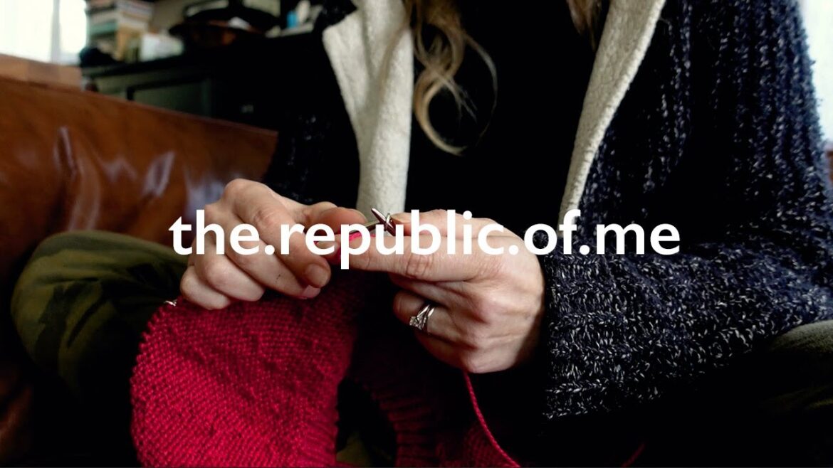 A vlog, a cold, and a change of plans / the republic of me knitting podcast and lifestyle vlog