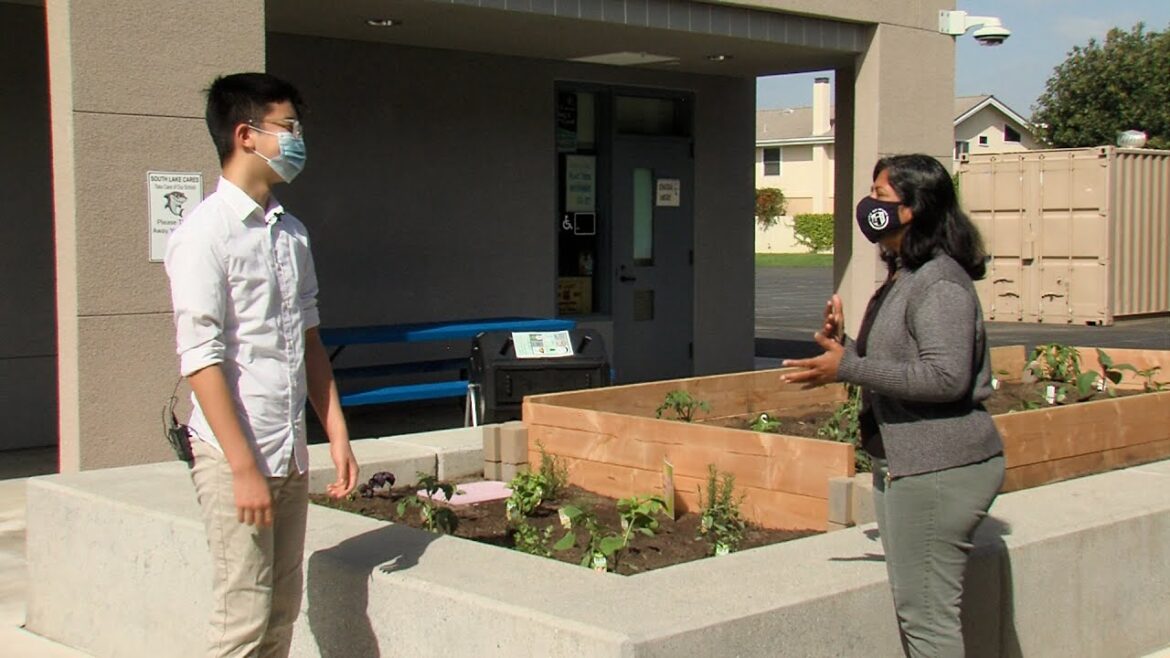 Chat with the Mayor - Student Edible Garden