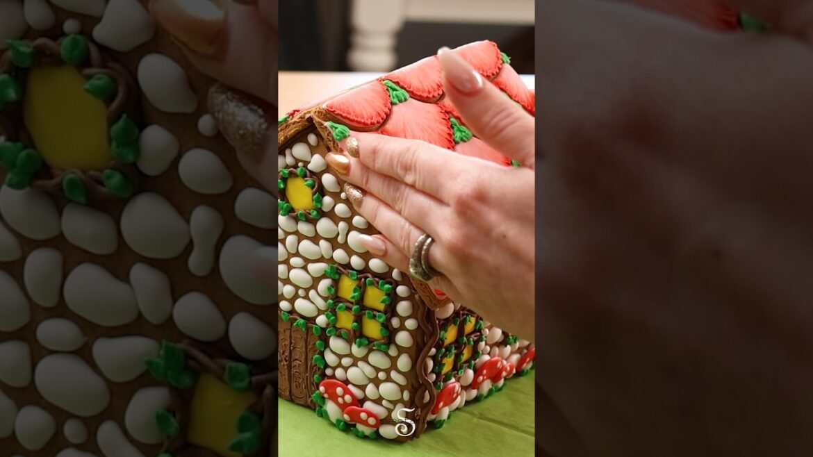 I made a fairy garden gingerbread house with royal icing ๐ I made a fairy garden gingerbread house with royal icing ๐